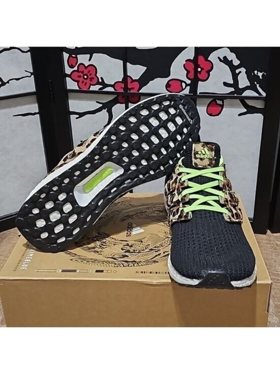 Adidas Ultraboost DNA Leopard Size 10 New main image 5